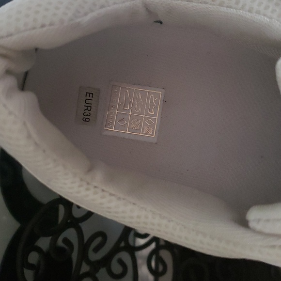 Tiansmy white platform runner. - Picture 3 of 4